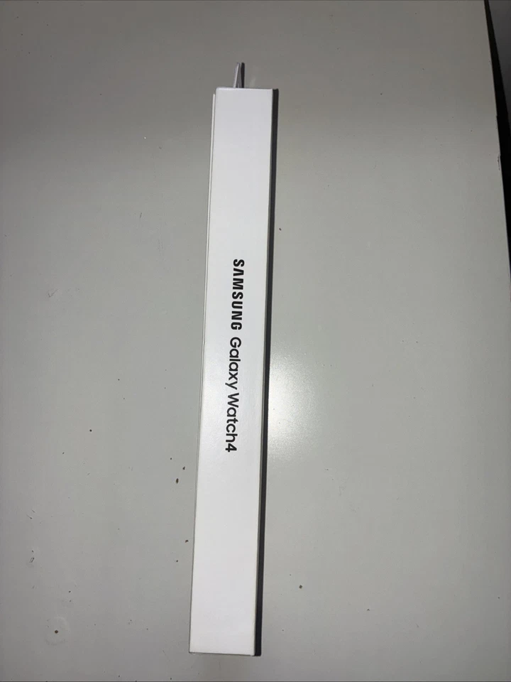 Samsung Galaxy Watch4 40mm Cassa di Alluminio, Cinturino Sportivo Nero, Orologio - Immagine 4 di 4