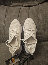 Avia Womens White Memory Foam Slip-on Lightweight Athletic Sneakers Shoes: 6 1/2