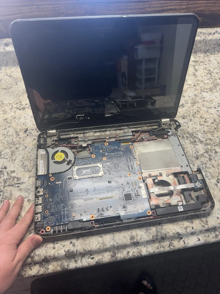 Dell Inspiron 17R N7010 N7110 PARA REPUESTOS Foto 3 de 4