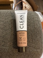 Covergirl Clean Invisible Foundation In Shade 140 Natural Beige