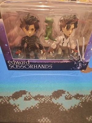 Walmart Exclusive Loyal Subjects Edward Scissorhands Inventor & Suburban Figures