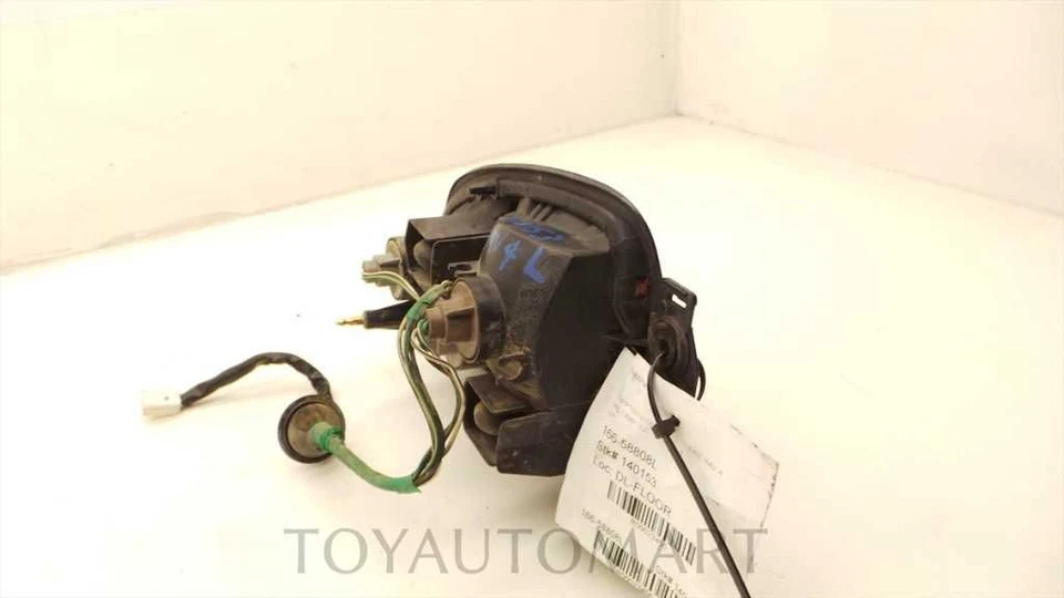 MONTAJE LUZ TRASERA IZQUIERDA TOYOTA RAV4 LADO CONDUCTOR 96-97 Foto 2 de 4