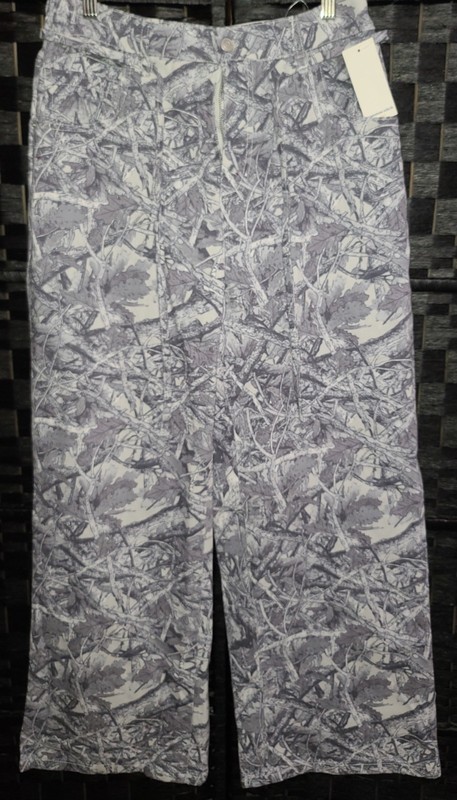 Common Stitch Women's Camo Straight Leg pants size XL NWT