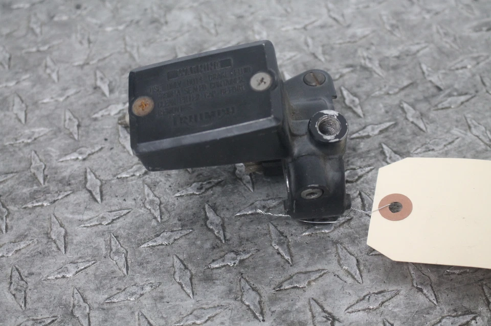 07-12 TRIUMPH STREET TRIPLE 675 FRENO DELANTERO CILINDRO MAESTRO OEM Foto 3 de 4