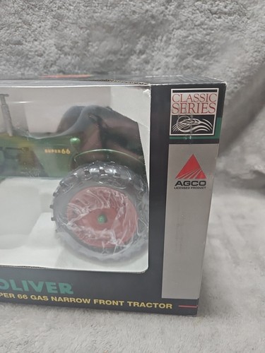 Oliver Super 66 Diecast Farm Tractor 1/16 By SpecCast 2008 - Picture 7 of 13