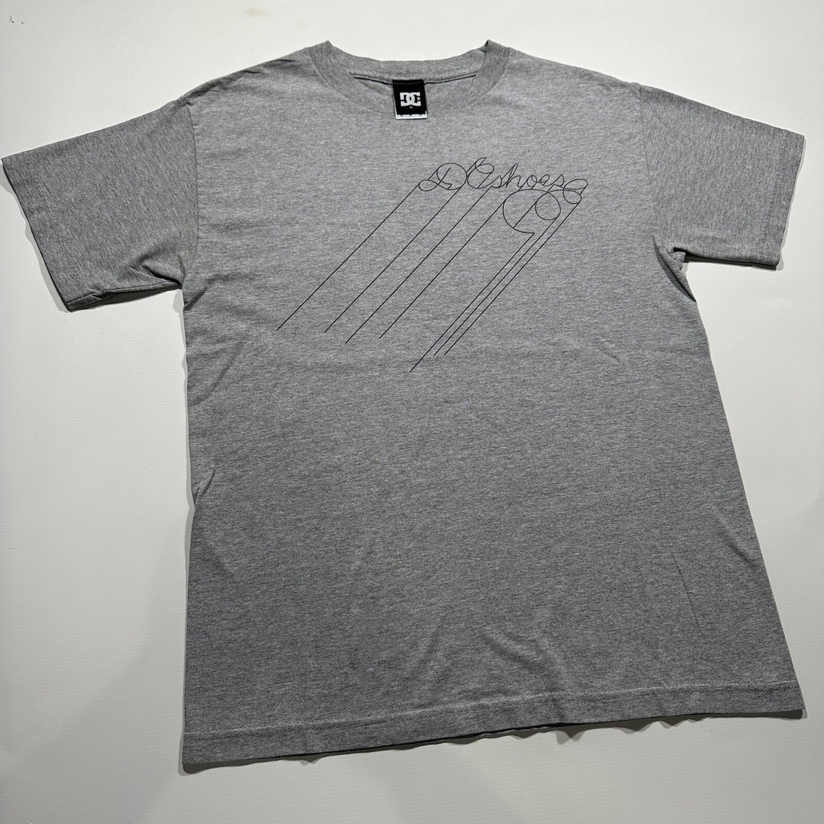 Vintage Y2K 2000s DC Shoes Skate Tee Skateboard T Shirt Surf Rob