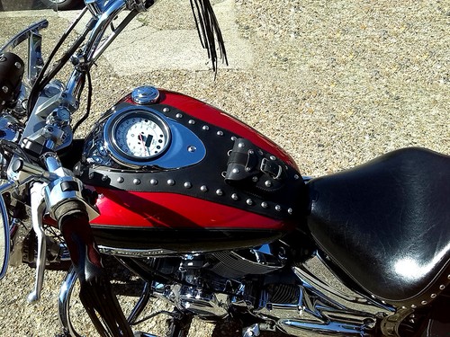 YAMAHA DRAGSTAR XVS1100 VSTAR XVS 1100 LEATHER TANK Panel Bra Pad Cover Chap Bib - Picture 4 of 9