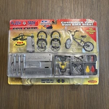 Flick Trix BMX Pro Shop Set Miniature Toy Finger Bikes Building Kit Ramp NEW 