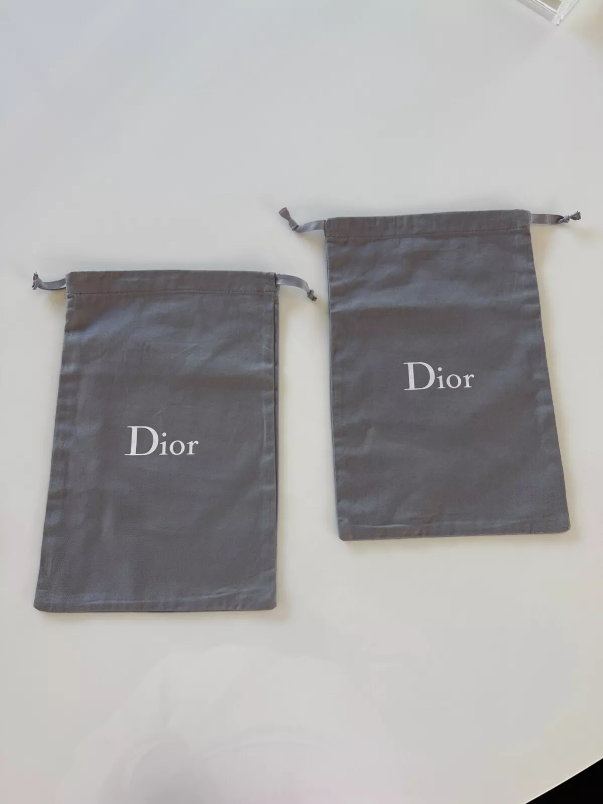 2 sacs à poussière chaussures Dior NEUF gris 12,5