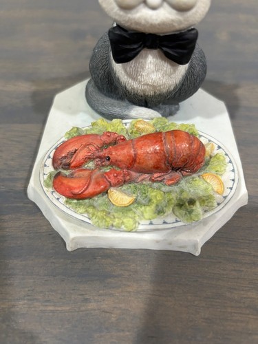 Comic & Curious Cats "Dinner is Served" Cat With Lobster Figurine - Picture 3 of 6