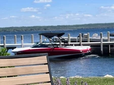 Ski and surf boat Moomba 23 feet 