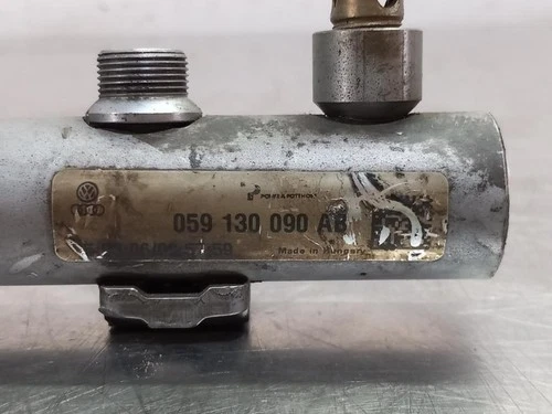 059130090AB Rampa Inyectora para AUDI A6 BERLINA (4F2) * 763875 - Imagen 2 de 5