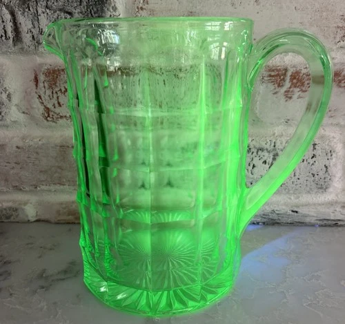 VTG Uranium Large Pitcher Block Pattern Mint Green Vaseline Depression Glass