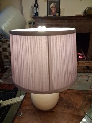 Kleine Porzellan Tischlampe mit Schirm 15'' bis zur Oberseite des Schirms
