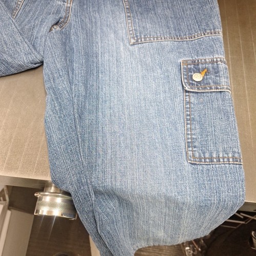 Faded Glory Size 16W Capri Jeans With Extra Pockets On Legs - Picture 4 of 8