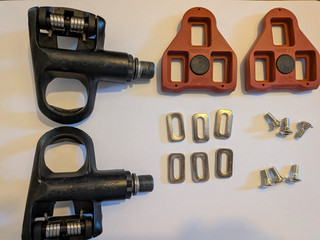Look Kéo Rennrad Pedale (geb. ca. 500 km) NEUE Look Kéo Cleats/Schuhplatten
