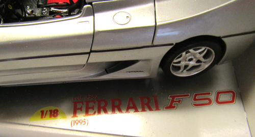 1/18 BBURAGO EXCEL 1995 FERRARI F50 Silver Italy Metal Die Cast Car cod 3352 - Picture 6 of 17