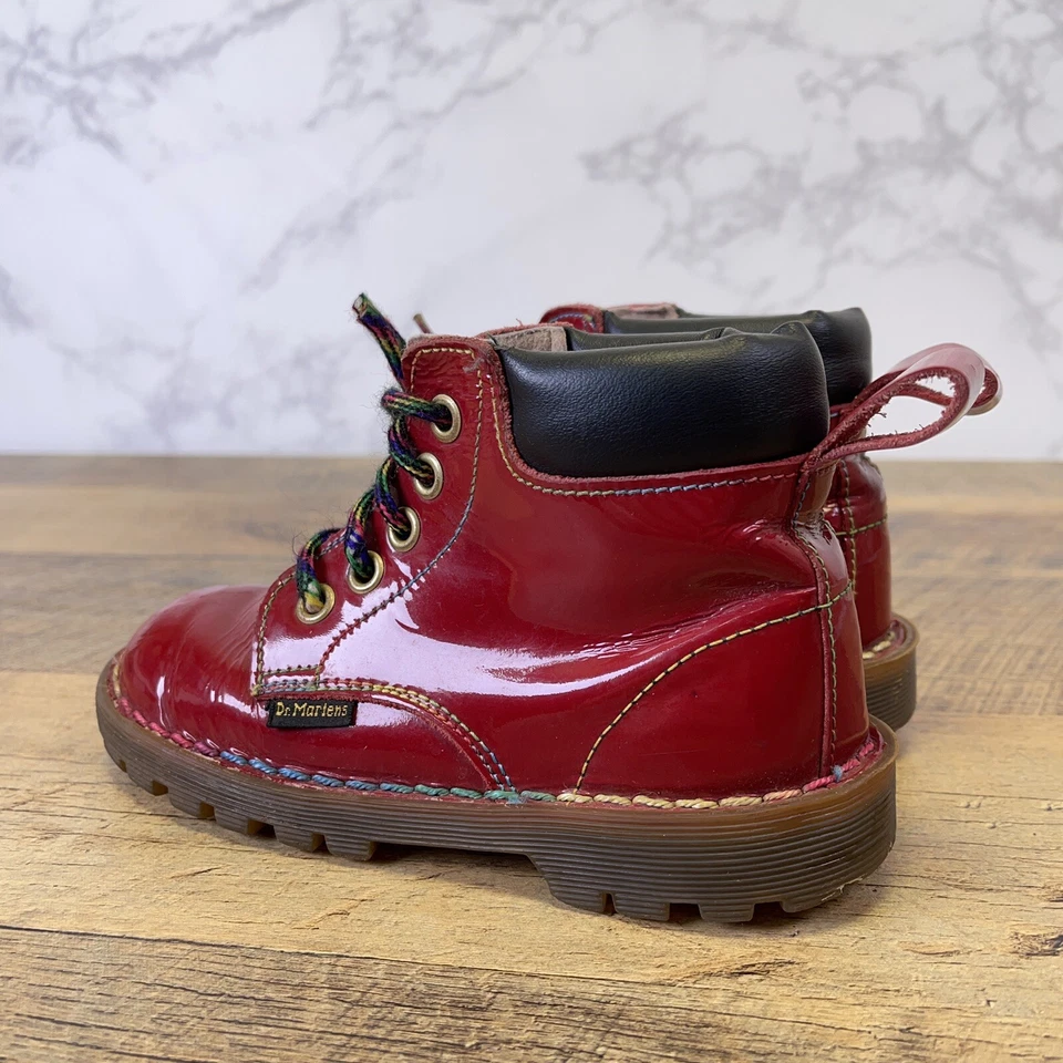 Botas Dr. Martens Niñas Pequeñas 11.5 Rojo Charol Air Wair Inglaterra De Colección Foto 2 de 4