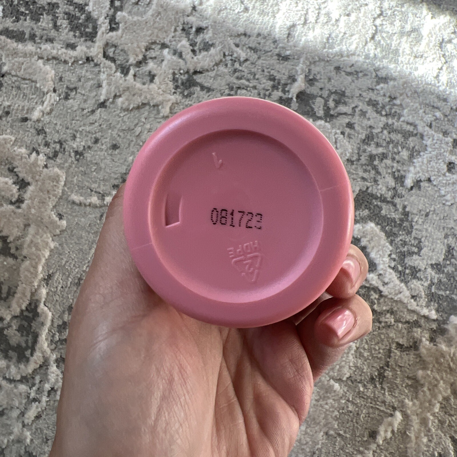 Olive & June Acetone Free Nail Polish Remover Pot 2.4 oz Twist