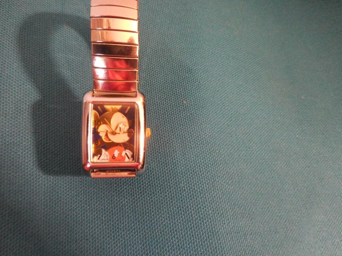 Disney LORUS 3D Mickey Mouse Silver Tone Watch Numbers Painted
