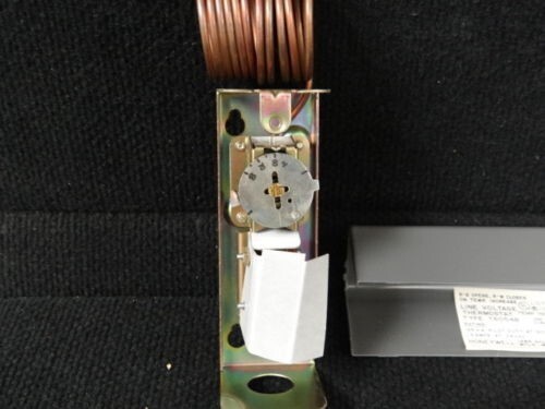 Honeywell T6054B Thermostat / Return Air Controller - Picture 2 of 8