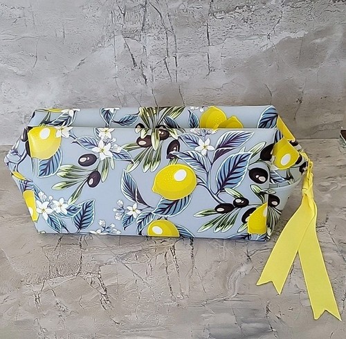 Bluemercury Makeup Bag Blue Lemon Print Zippered 8 x 4“