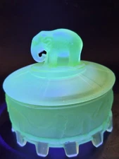  Uranium Powder Jar / Candy Dish - Satin Vaseline Le Smith Uranium 