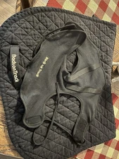 Back On Track Bonnet And Baby Pad