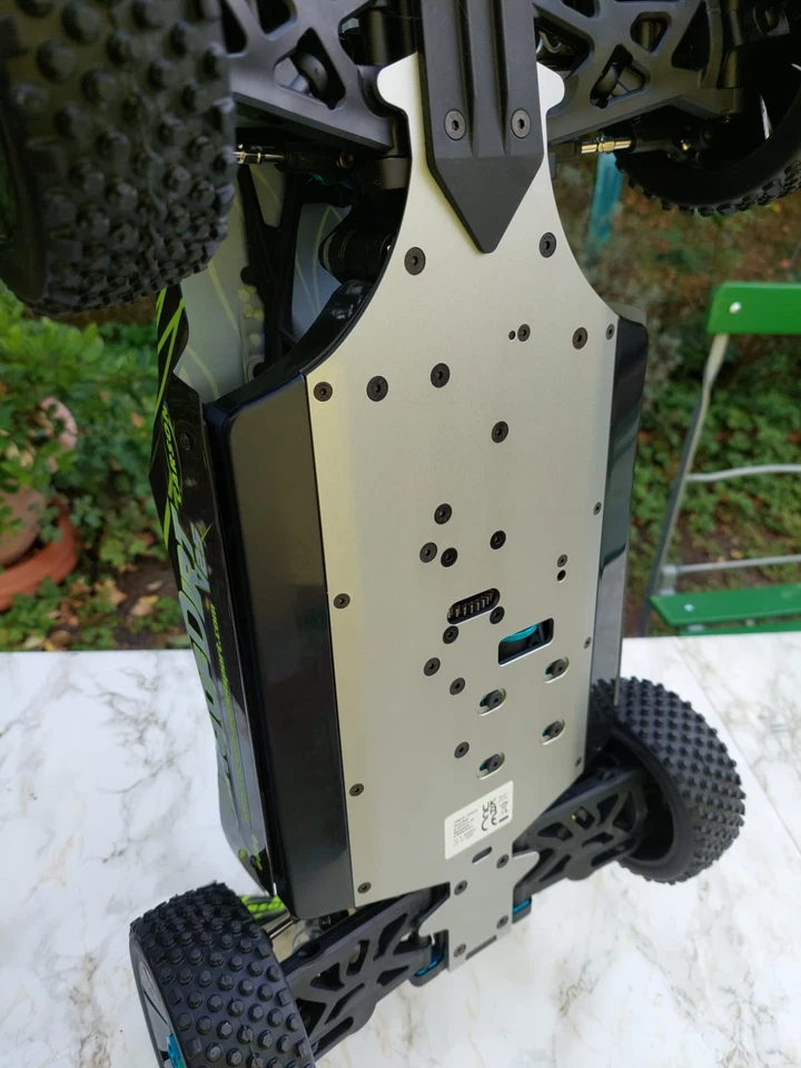 Carson Modelsport King of Dirt V25 1:8 - Bild 3 von 4