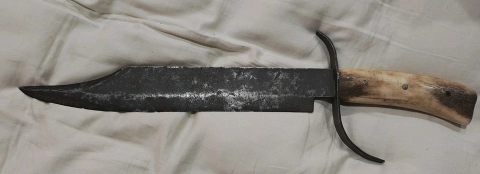 Cuchillo Bowie antiguo con punta de clip con mango de hueso... Foto 4 de 4