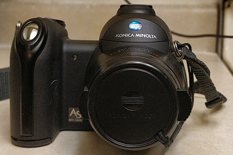 Konica Minolta DiMAGE Z3 Digital Camera 12X Optical Zoom 4.0