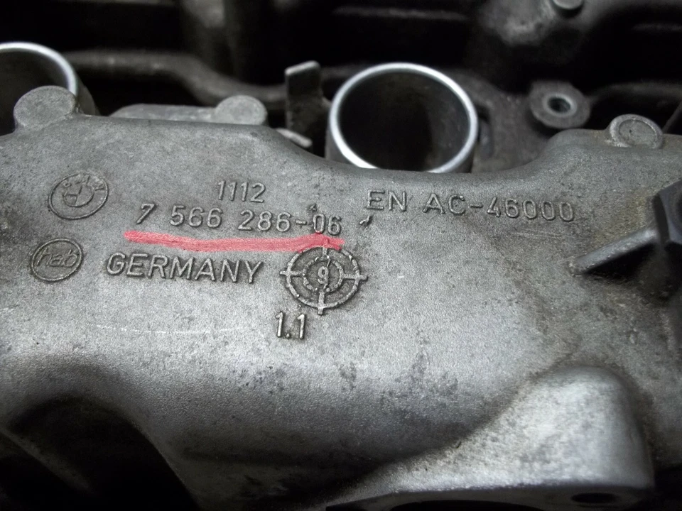 09-12 BMW SERIE 750 11-13 BMW 550I 4.4L 8 CILINDROS TURBO TAPA VÁLVULA IZQUIERDA OEM Foto 2 de 4