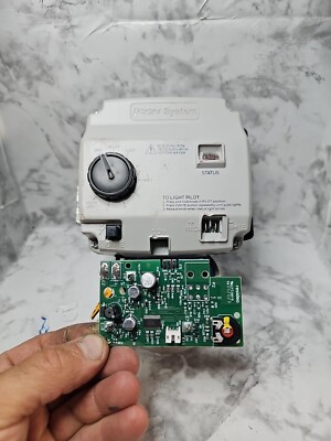 Bradford White Water Heater Gas Valve WV8040A Series CONTROL BOARD - Main Image