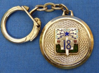Porte clés Insigne militaire 18° RÉGIMENT DE TRANSMISSIONS St Christophe