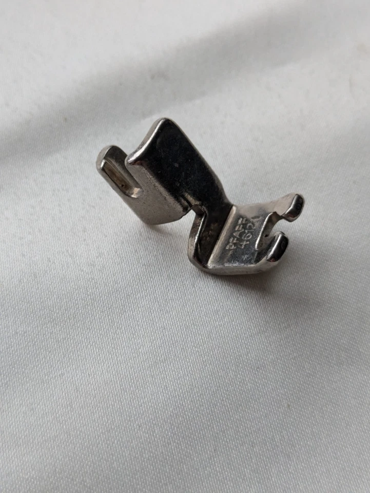 Genuine Pfaff Sewing Machine Low Shank 46121 Braiding Presser Foot - Image 4 of 4