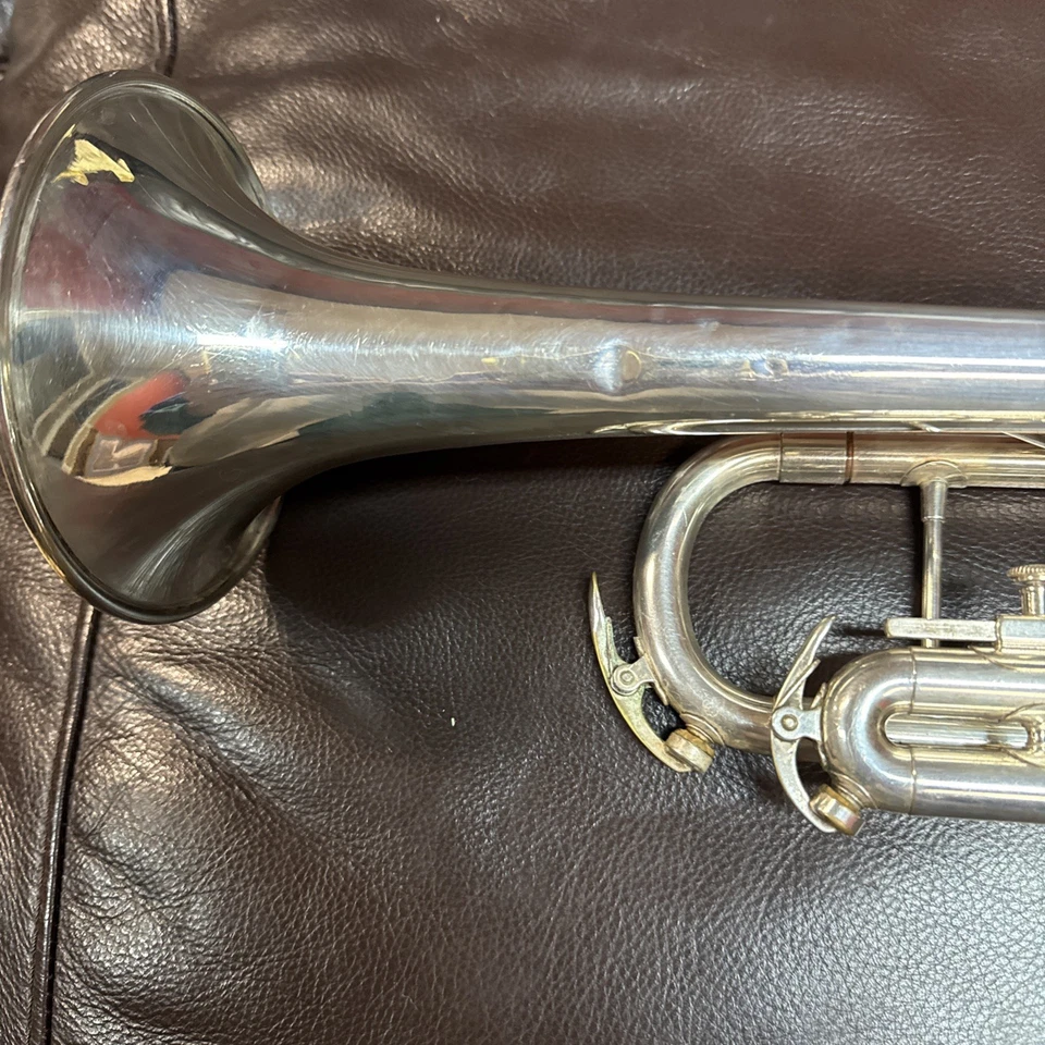 Trompeta profesional vintage King Sliver Flare 1055T sin estuche (principios de 1970) Foto 4 de 4