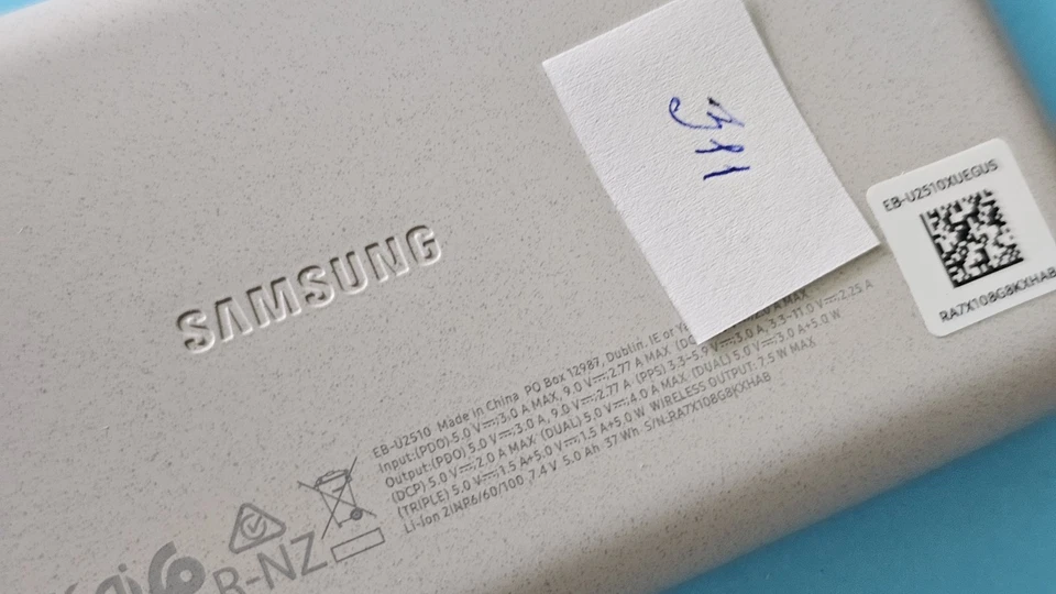 Batería de carga inalámbrica súper rápida original Samsung 25W 10.000 mAh Foto 3 de 3