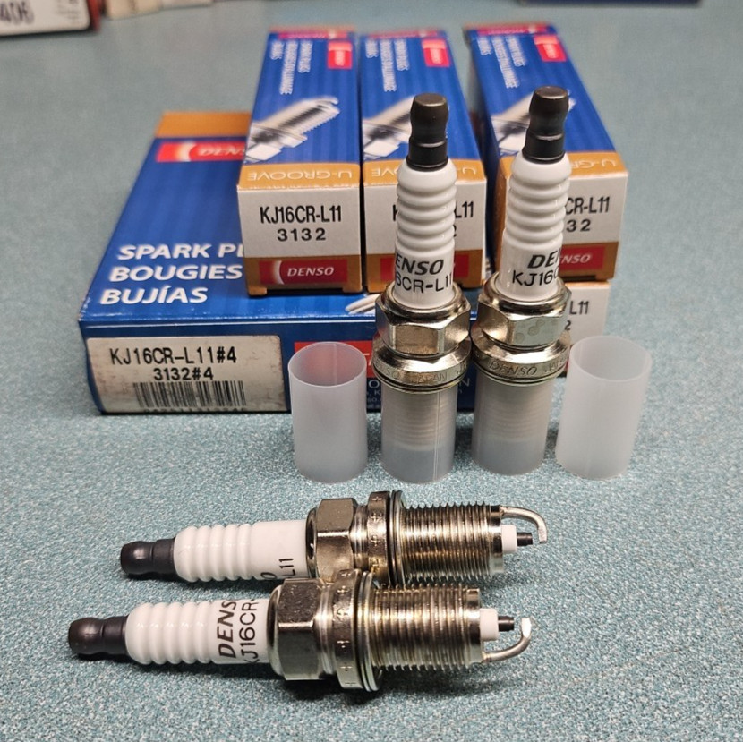 DENSO 3132  KJ16CR-L11    U-Groove Spark Plug    Box of 4