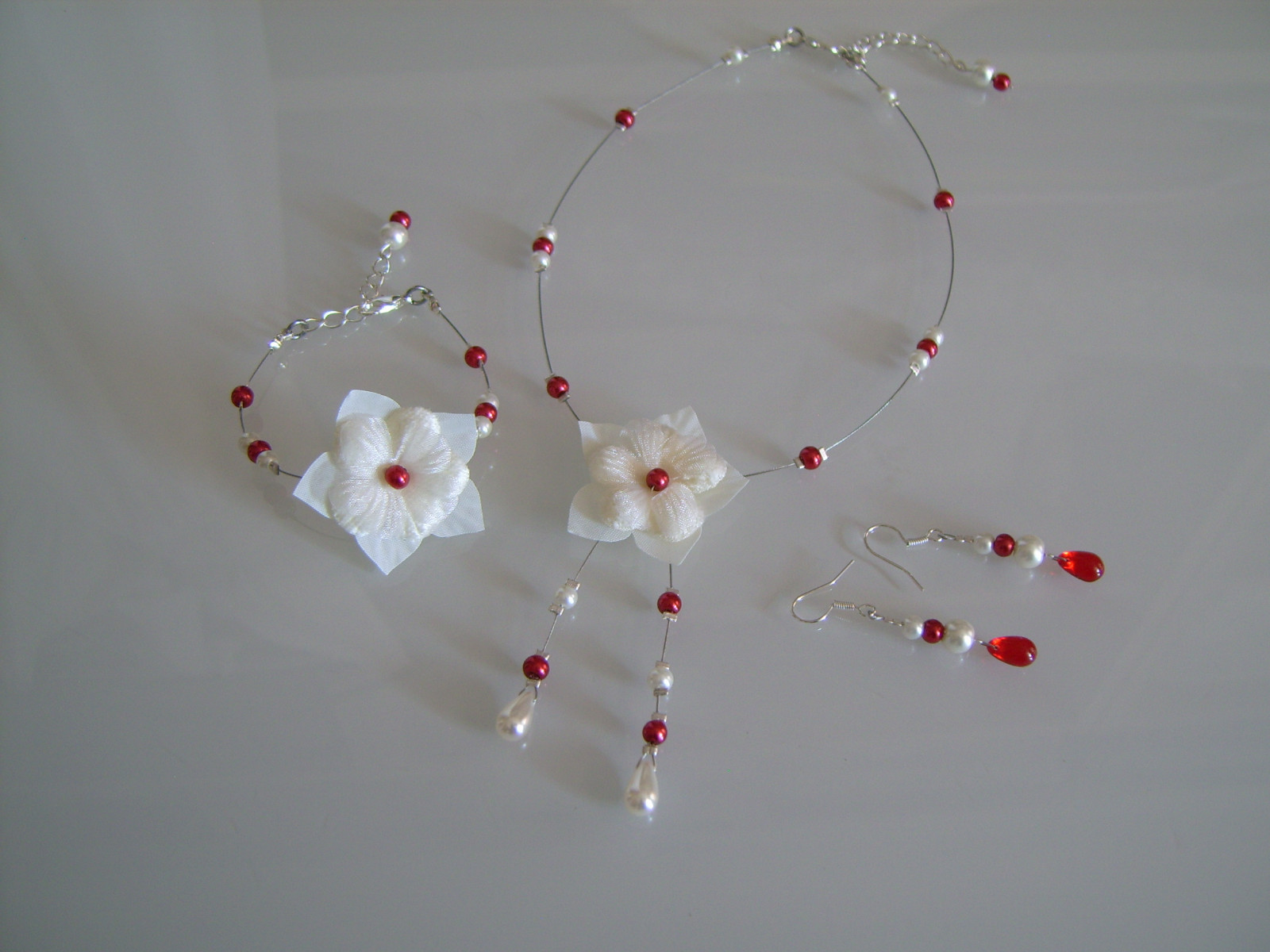 Bijoux mariage anti-allergie collier fleur ivoire et écru sans nickel