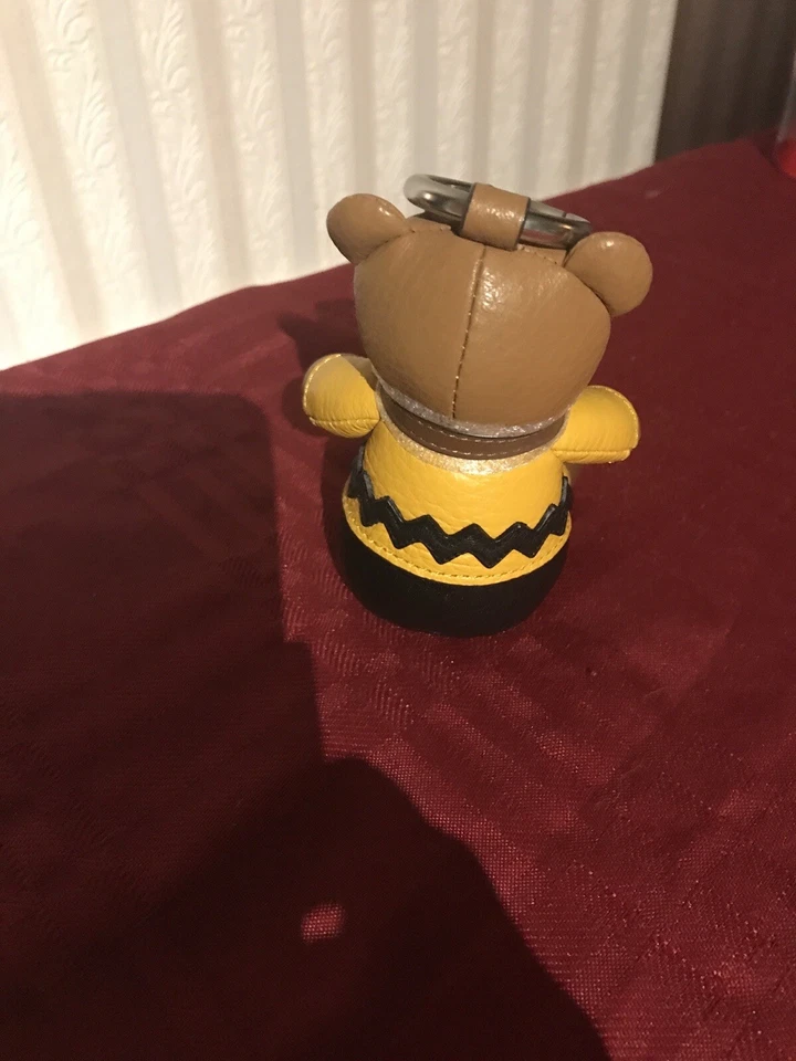 NUEVO CON ETIQUETAS Coach X Peanuts Cuero Charlie Brown Bear Bolso Coleccionable Dije Llavero Foto 3 de 4