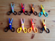 Folia Konturenschere Bastelschere Schere verschiedene Muster