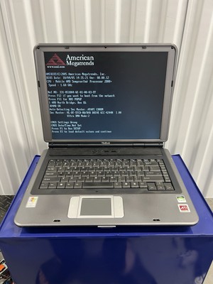 Winbook 331 Laptop 15.4'' Notebook (AMD Turion 64 X2) Laptop Vintage iBook / prop