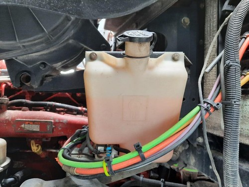 Replaces K114-D-20 2012 KENWORTH T700 WINDSHIELD WASHER RESERVOIR , MD