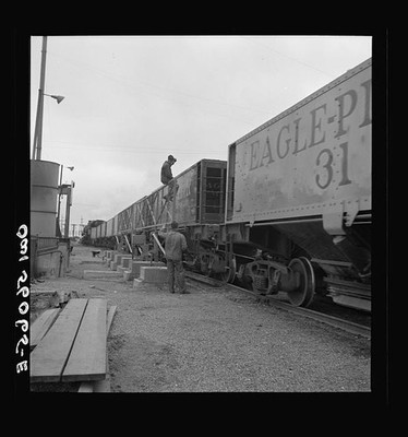 Photo:Eagle-Picher Freight Train Loading Facility 1940s Railroad Workers
