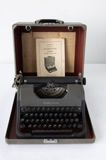 Underwood Leader Typewriter With Case *SUPER NICE*