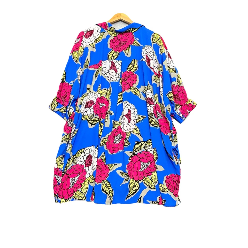 Blusa Artística Melissa McCarthy Seven7 1X Azul Floral Abotonada Arte Pop Dolman Slv Foto 2 de 4