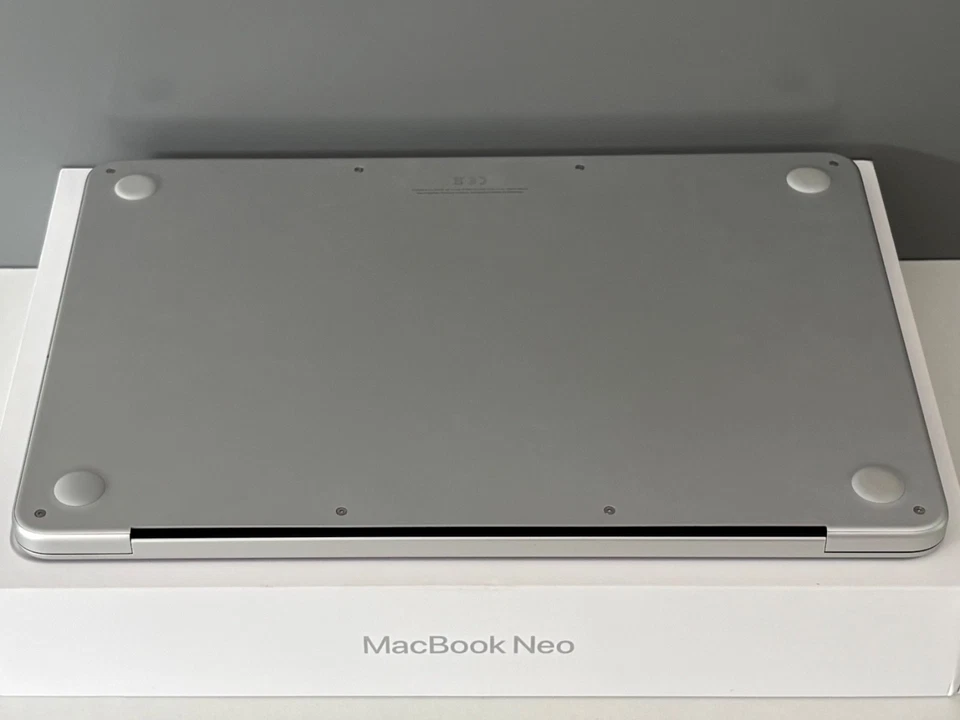 Apple MacBook Neo 13in Silver 8GB RAM 512GB SSD Touch ID 2026, photo 3 of 5