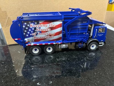 First Gear 1/34 Front-End Loader  keeping america beautiful Garbage Truck  w/Bin