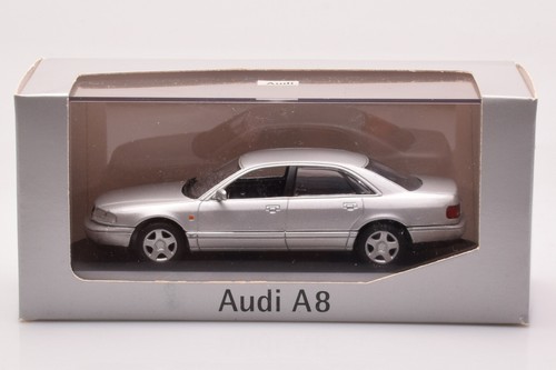 433013006 Audi A8 D2 Silver Minichamps 1/43 - Picture 4 of 4