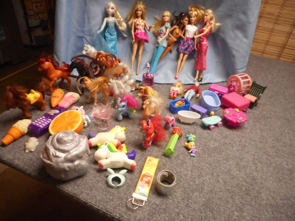 Mattel Hasbro BARBIE DOLL Baby FURNITURE FOOD LOT OF 46 PIECES TOYS - Main Image